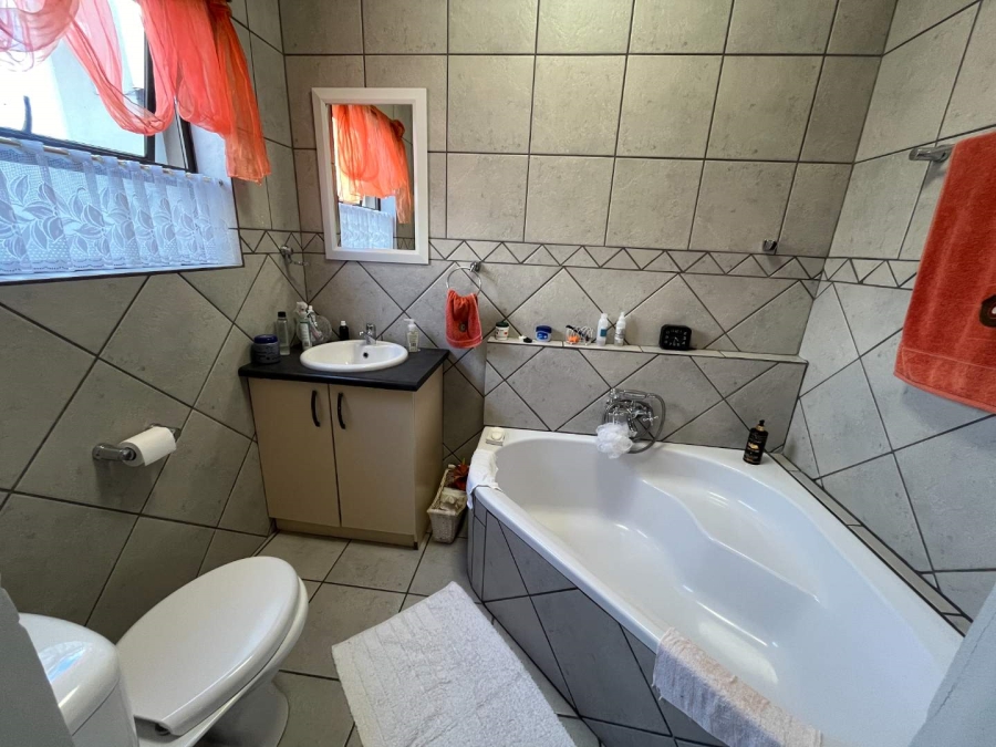 3 Bedroom Property for Sale in Olyfvenhoudtsdrift Northern Cape